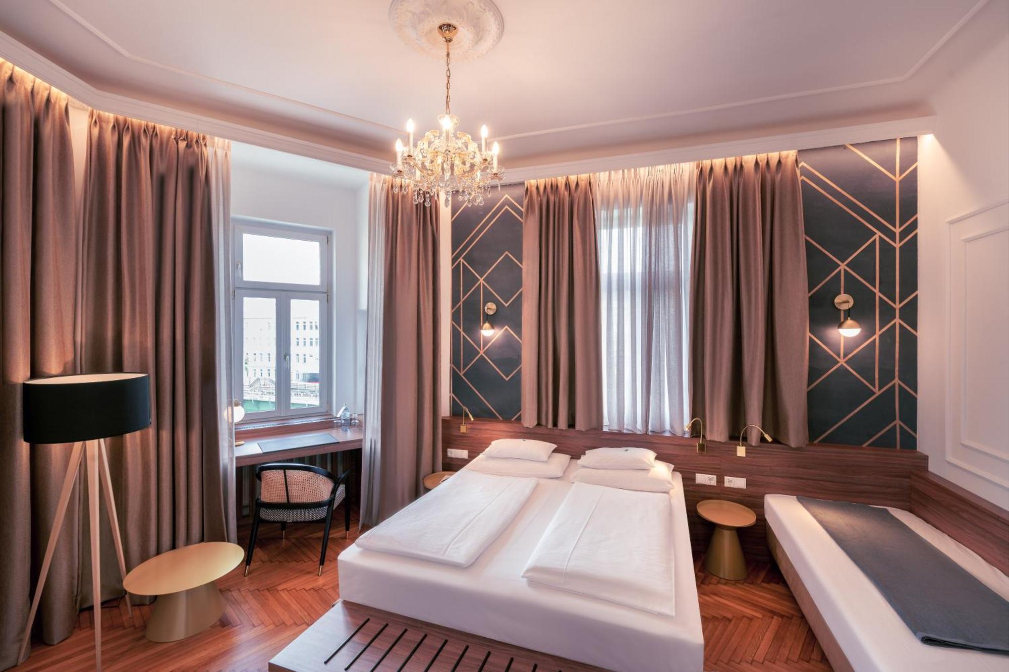 Boutique Donauwalzer Hotel 3*